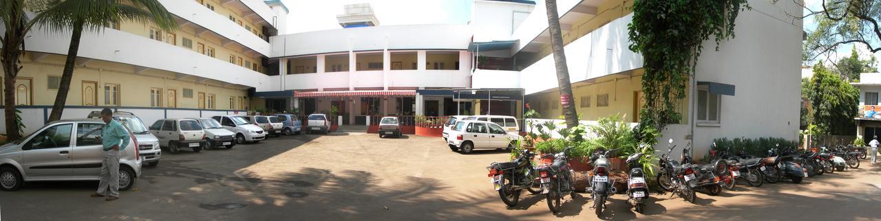 Hotel Tourist, Kolhapur Exterior photo