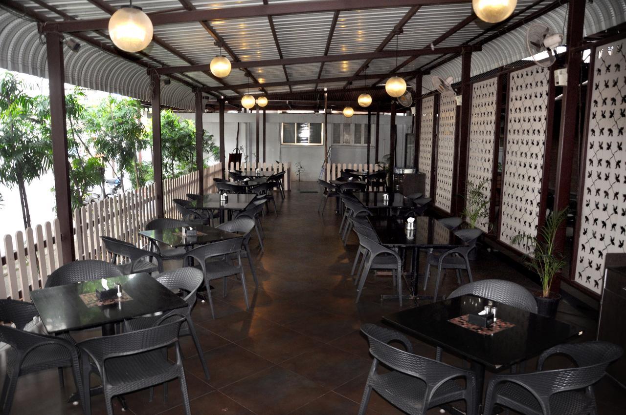 Hotel Tourist, Kolhapur Exterior photo